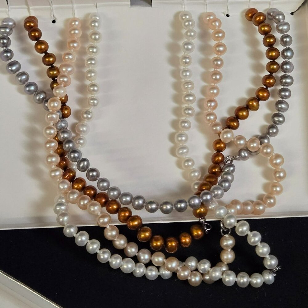 Set 4 Faux Pearl Necklaces White Pink Bronze Gray Beaded 17in Strand Jewelry - Picture 2 of 7